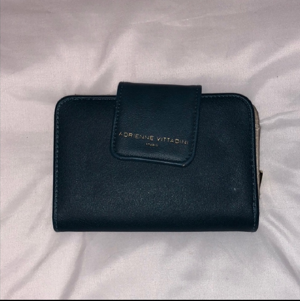 Adrienne vittadini Wallet